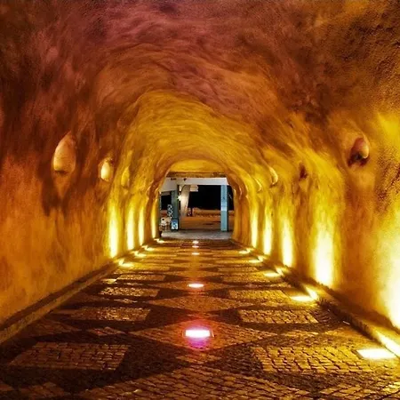 招待所 In Downtown - Serenity *