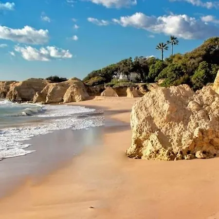 招待所 In Downtown - Serenity